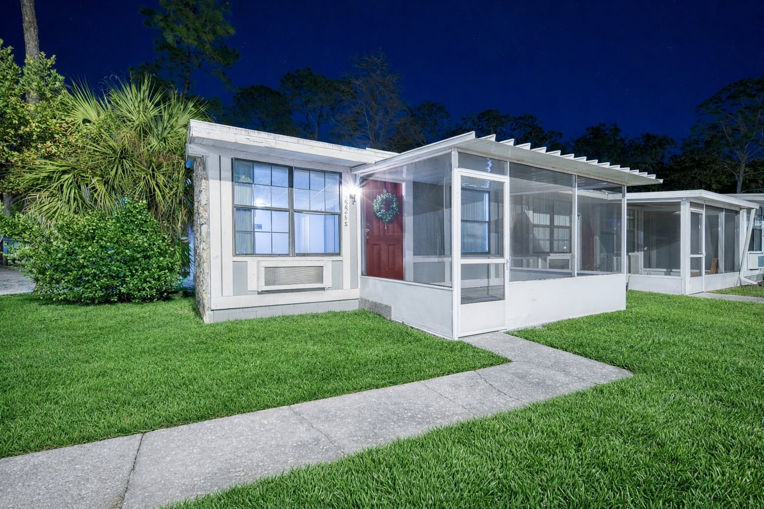 Live Oak property context in Tampa